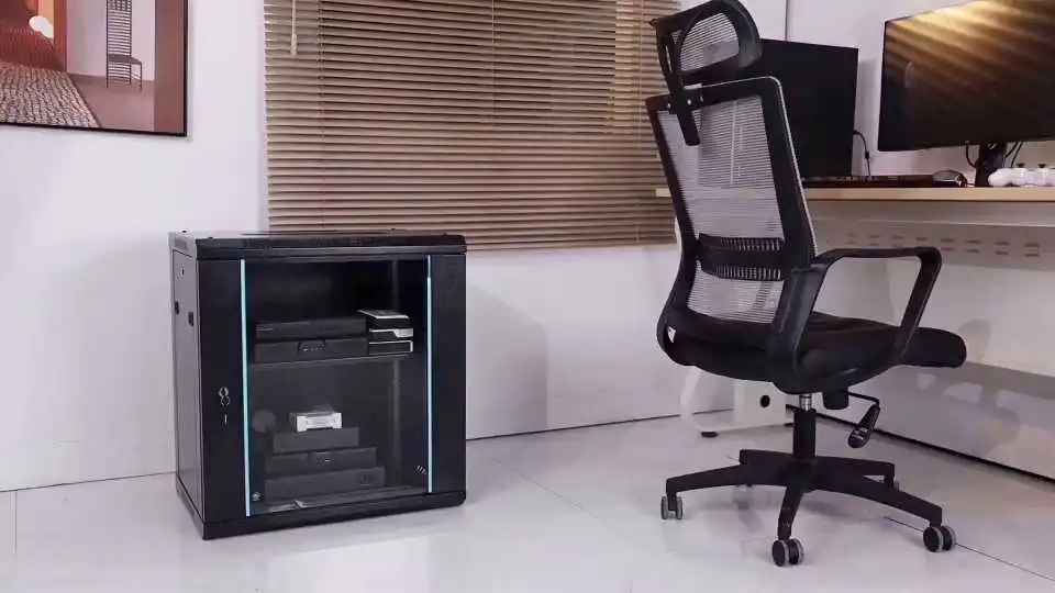 Vea nuestro vídeo del estante de pared que muestra su construcción robusta, fácil instalación y diseño inteligente que ahorra espacio para hogares y oficinas.