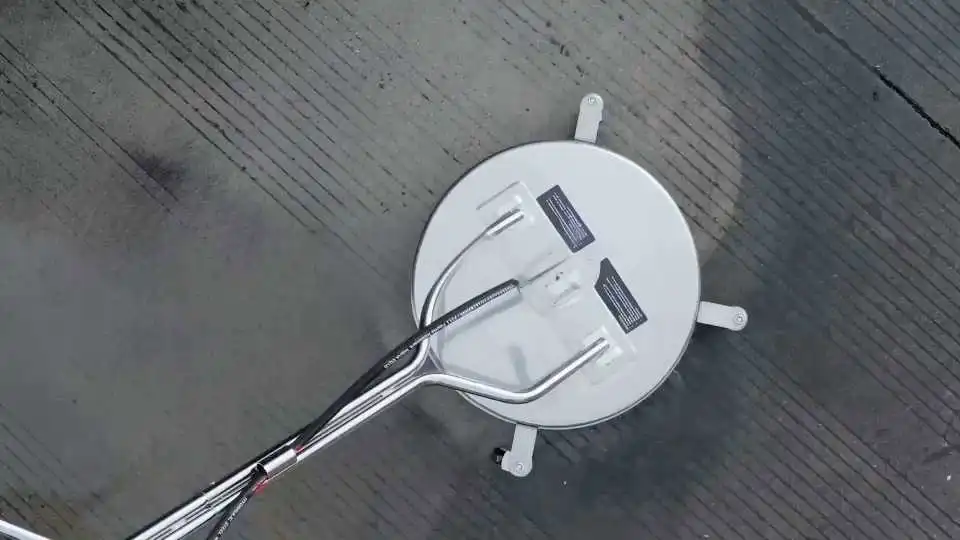 Bekijk hoe de VEVOR Surface Cleaner hogedrukreiniger snel, streeploos en krachtig reinigt opritten, terrassen en commerciële oppervlakken