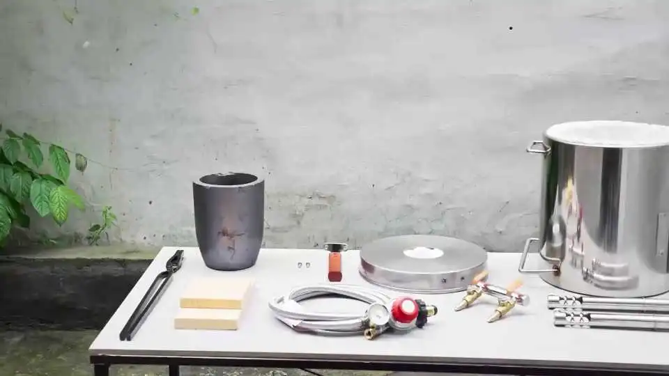 Vea cómo el kit de horno de fusión de propano VEVOR ofrece una fusión de metales rápida, eficiente y a alta temperatura para oro, aluminio y otras aleaciones.