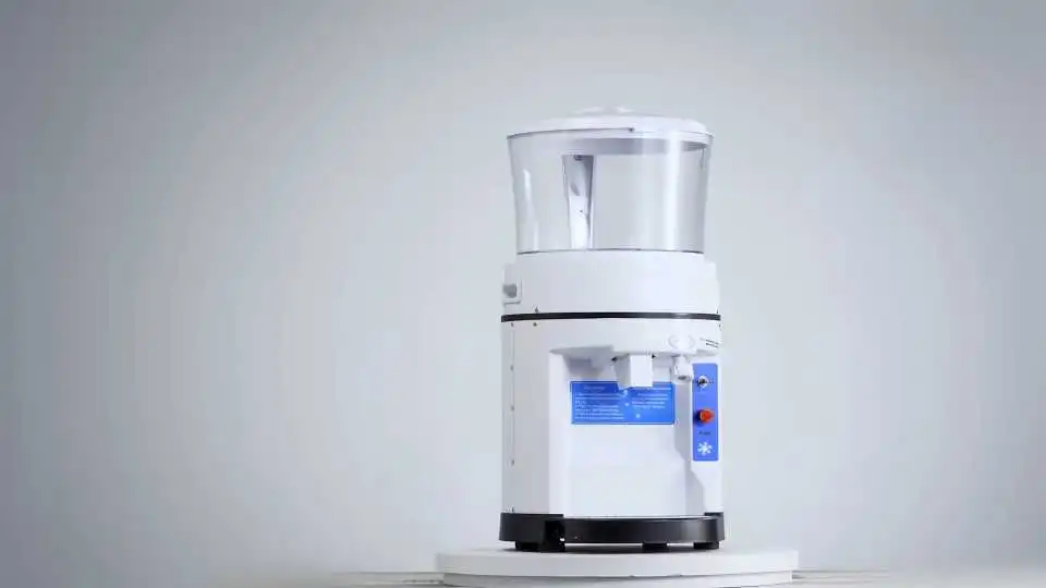 Vea cómo la máquina de hielo raspado comercial VEVOR crea hielo raspado esponjoso rápidamente para fiestas, bebidas y uso comercial.