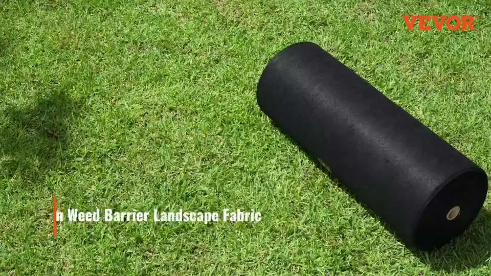 Guarda il nostro tappetino anti-erbacce resistente in azione: scopri come previene le erbacce, protegge il terreno e semplifica il tuo lavoro di giardinaggio