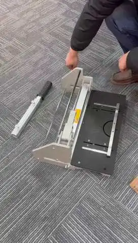 VEVOR Vinylbodenschneider – Videodemonstration dieses robusten Bodenschneiders mit stabilen Stahlklingen, verstellbaren Griffen, Kugellager und vielem mehr