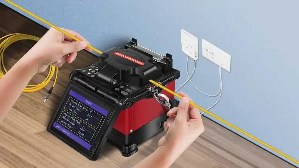 Kit de empalme de fibra óptica VEVOR Fusion Splicer: demostración en vídeo del empalme de fibra óptica con esta máquina y pantalla LCD de 5 pulgadas.