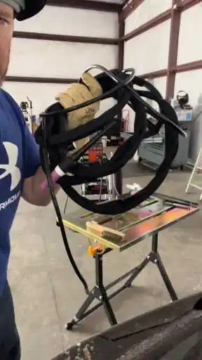 Vea cómo la máquina de soldadura MIG VEVOR para aluminio maneja la soldadura TIG, MIG y con electrodo revestido con facilidad y precisión.