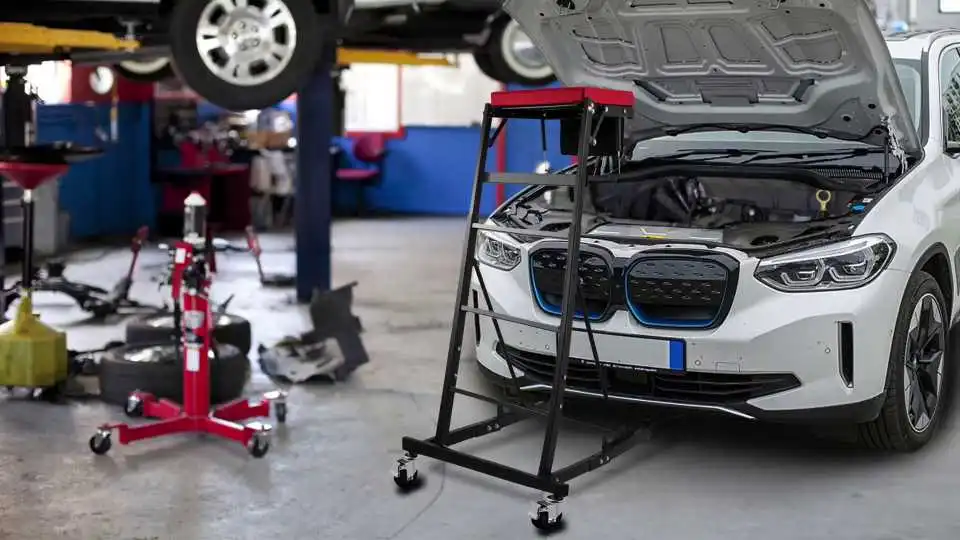 Sehen Sie, wie die VEVOR Motorliege einen sicheren, komfortablen und einfachen Zugang für Reparaturen am Motor ermöglicht.