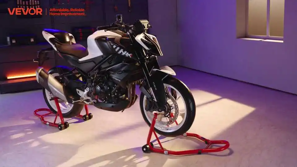 Guida passo passo: cavalletto posteriore VEVOR per moto in azione