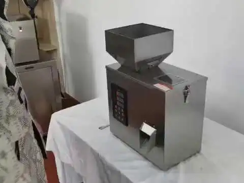 Vea nuestra demostración en vídeo de la máquina llenadora, que muestra su gran capacidad, funcionamiento rápido y configuración sencilla, diseñada para satisfacer necesidades de producción sin esfuerzo.