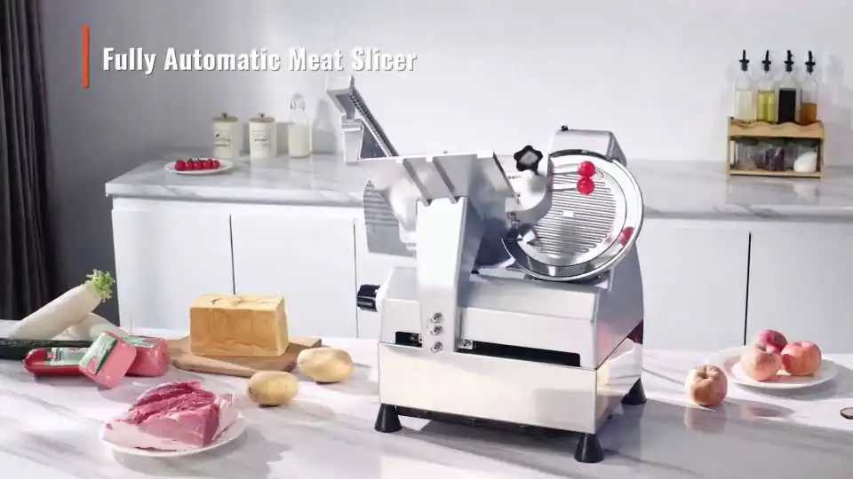 Vea la cortadora de carne VEVOR en acción, impulsada por un potente motor para un corte suave y rápido.