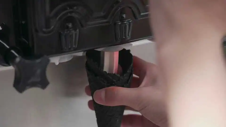 From Vanilla to Chocolate Swirls: See the VEVOR Commercial Soft Ice Cream Machine in Action for High-Volume Service – Watch Now