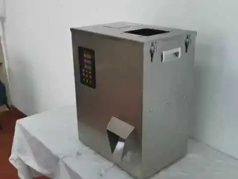 Vea nuestra demostración en vídeo de la máquina envasadora de bolsas, que muestra un sellado rápido, un funcionamiento sencillo y un envasado fiable para empresas.