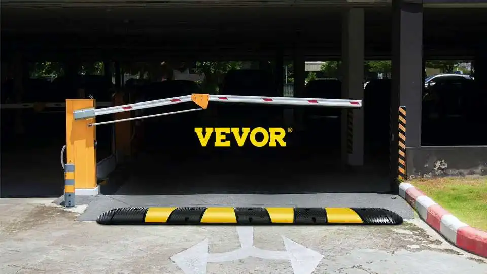 Rampa di protezione per cavi VEVOR in vendita - Video dimostrativo della rampa di protezione per cavi luminosa VEVOR per esterni. Protezione per cavi antirallentamento facile da installare, in gomma antiscivolo con elevata tolleranza al peso.