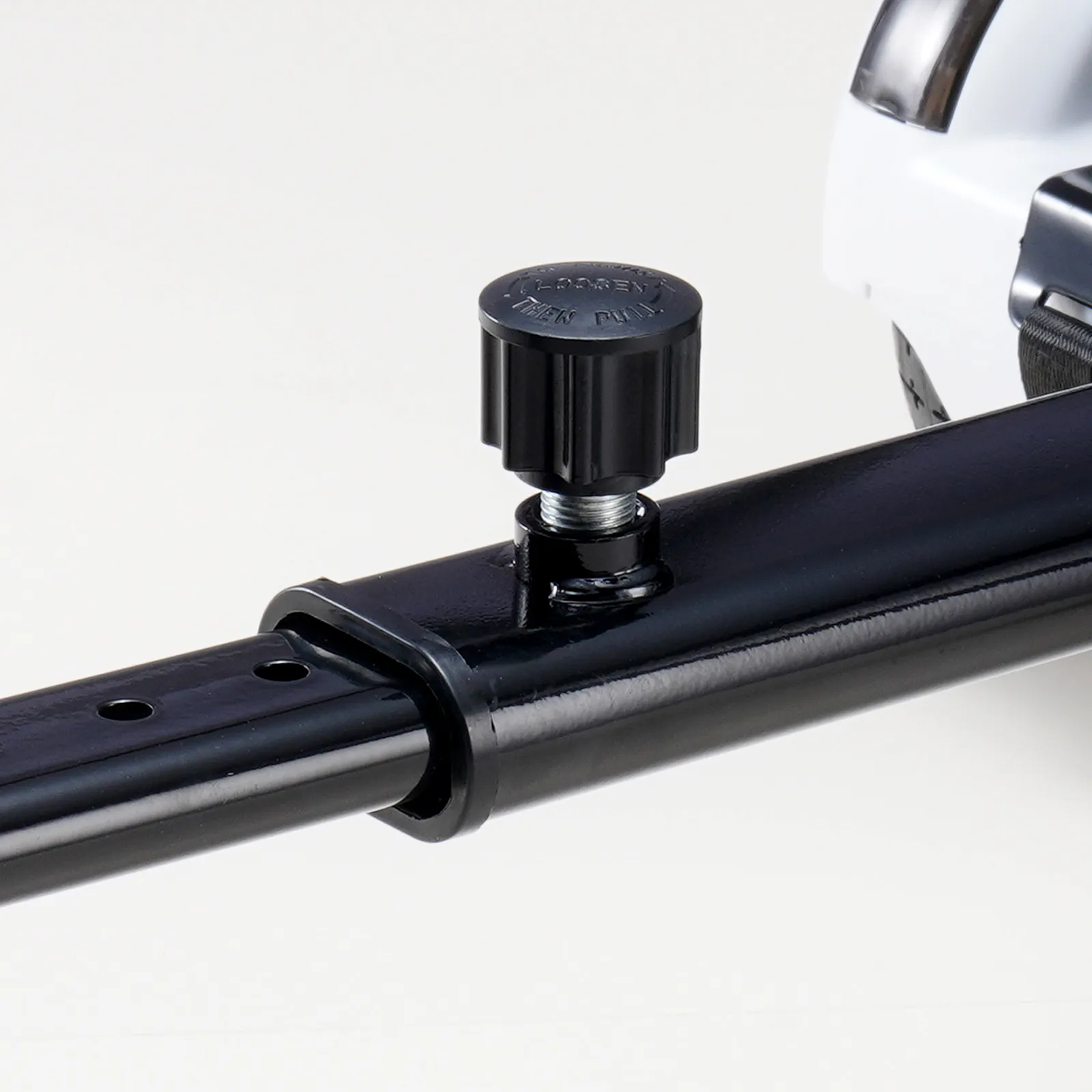 Perilla de ajuste en el marco de fijación del kart hoverboard VEVOR.