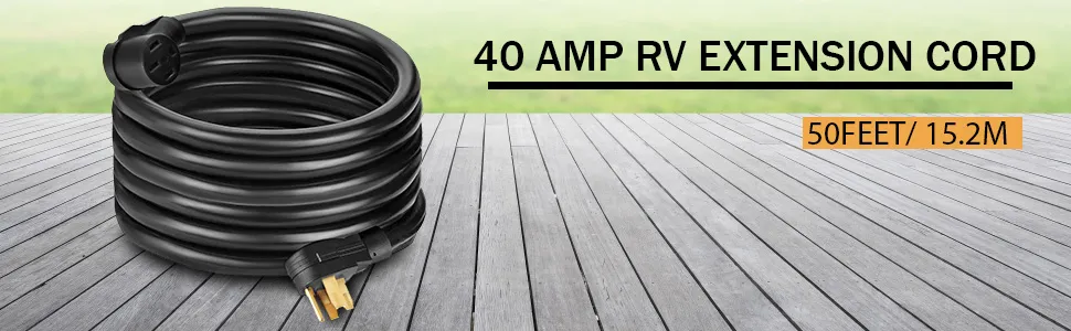 Cable de extensión para vehículos recreativos VEVOR de 40 amperios, 50 pies, enrollado sobre una plataforma de madera con fondo de césped.