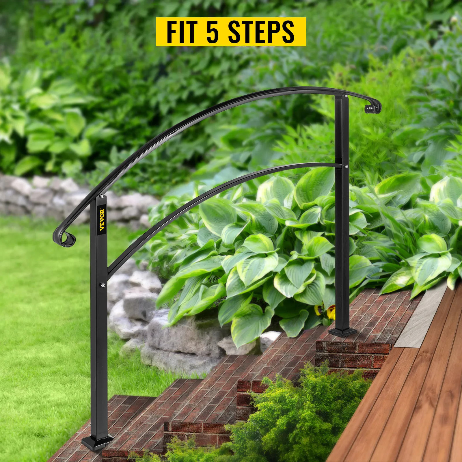 Pasamanos de exterior VEVOR para 5 escalones en un jardín con exuberante vegetación.
