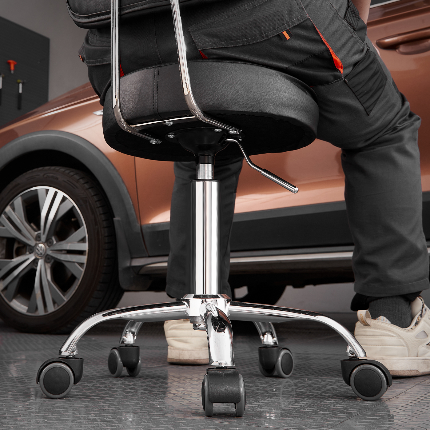 VEVOR Heavy Duty Shop Stool with Backrest – 300lbs, 360o
