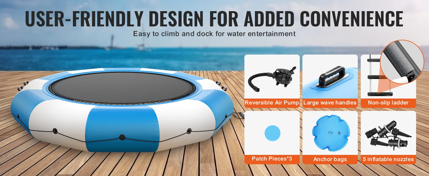 Trampolín acuático inflable VEVOR azul y blanco con asas, escalera antideslizante y bomba de aire en muelle de madera.