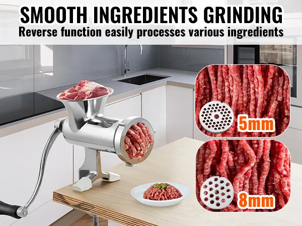 Picadora de carne manual VEVOR en una cocina, que muestra carne picada con placas de corte de 8 mm y 5 mm.