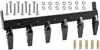 Barra de dientes del cucharón VEVOR con pernos, tuercas y accesorios de dientes dispuestos.