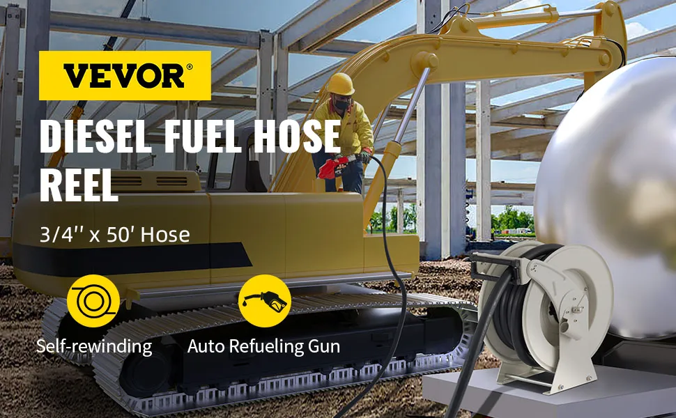 Carrete de manguera de combustible VEVOR en uso en un sitio de construcción con una excavadora y un tanque de almacenamiento. Rebobinado automático, reabastecimiento automático.