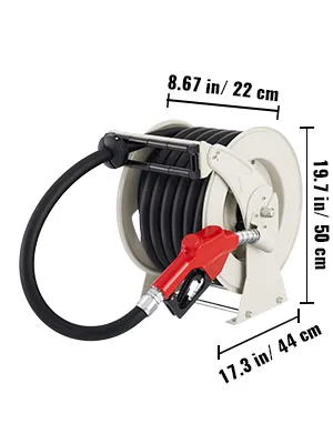 Carrete de manguera de combustible VEVOR con boquilla roja, manguera negra y medidas de 8,67 pulgadas, 17,3 pulgadas y 19,7 pulgadas.