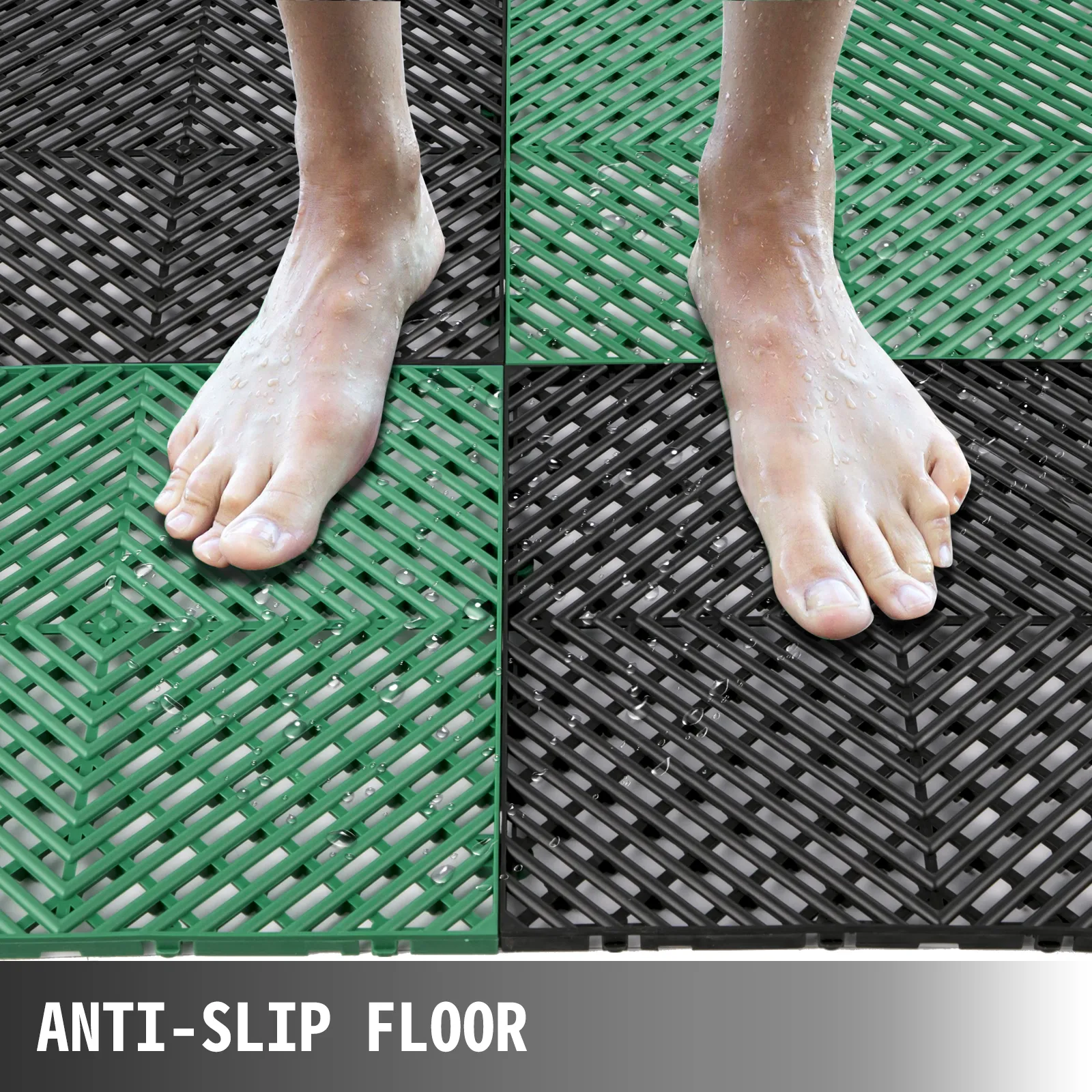 Pies descalzos pisando baldosas entrelazadas mojadas de VEVOR en diseño antideslizante verde y negro.