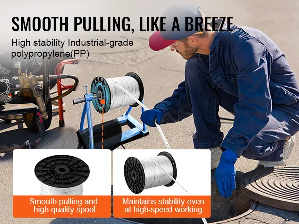 Técnico que utiliza cinta de tracción VEVOR con carrete de alta calidad para aplicaciones industriales estables y sin costuras.