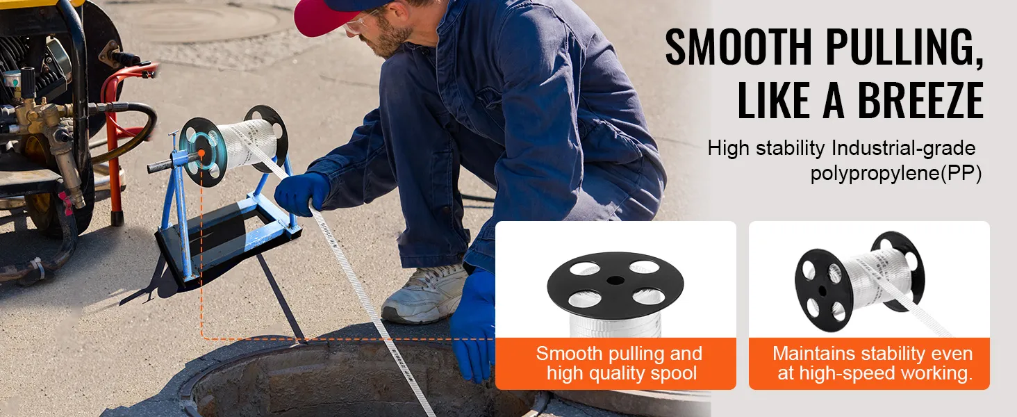 werknemer die VEVOR polyester trekband met zeer stabiel industrieel polypropyleen gebruikt in een handmatige opstelling.