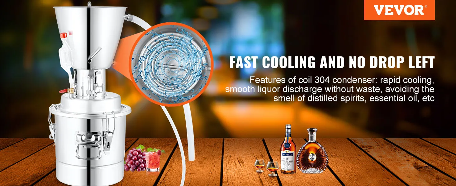 Destilador de alcohol VEVOR con condensador 304, que muestra un enfriamiento rápido sobre un fondo de mesa de madera.
