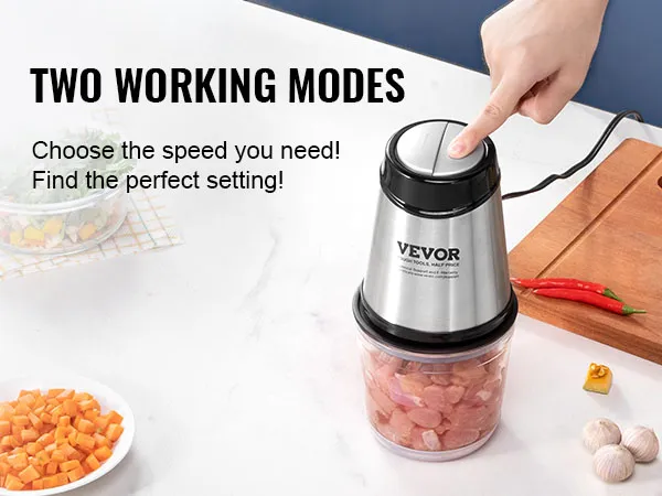 Procesador de alimentos VEVOR con dos modos de trabajo para selección de velocidad, se muestra cortando varias verduras.