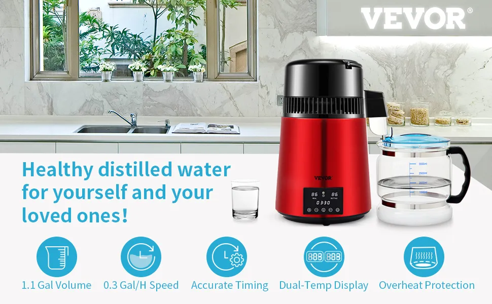 Destilador de agua VEVOR en cocina moderna con características: volumen de 1,1 gal, velocidad de 0,3 gal/h, sincronización precisa.