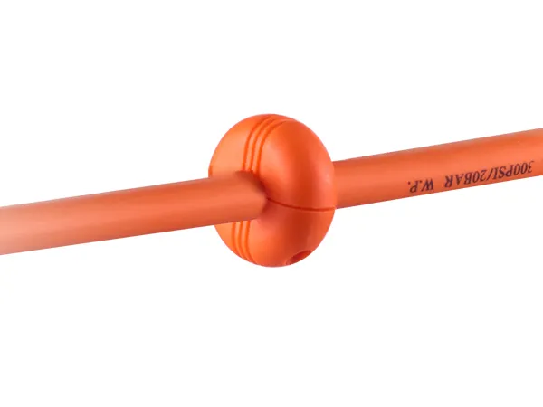orangefarbener, einziehbarer VEVOR-Luftschlauchaufroller mit Stopper, gekennzeichnet mit einem Druckwert von 300 psi/20 bar.