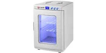 Incubadora de reptiles VEVOR blanca con pantalla digital y estantes ajustables.