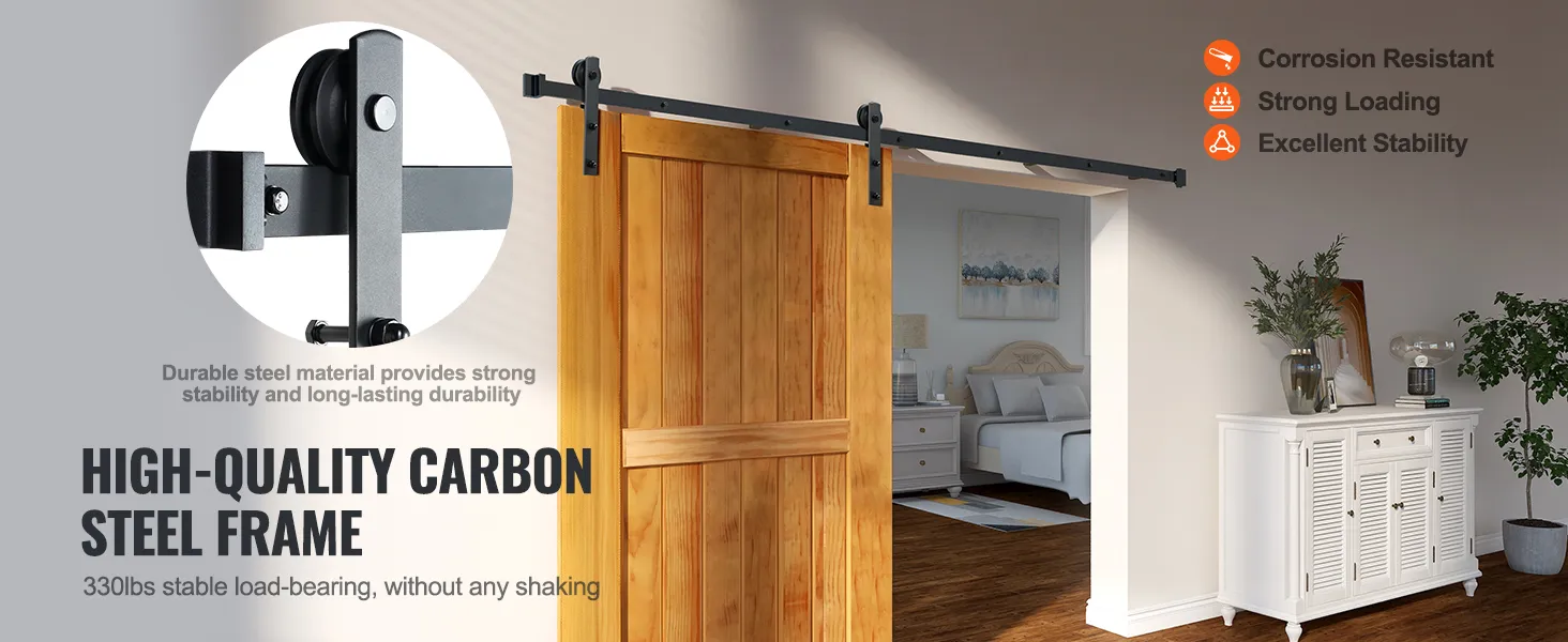 Kit ferramenta per porta scorrevole VEVOR installato su porta in legno, che garantisce resistenza alla corrosione e stabilità.