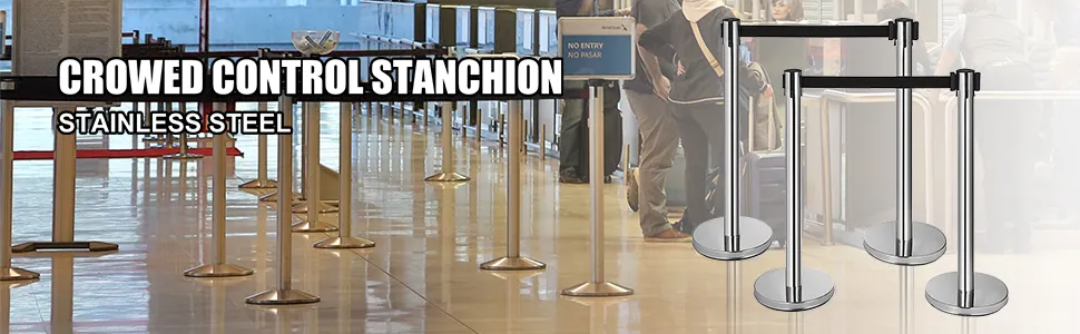 Poste de control de multitudes VEVOR de acero inoxidable instalado en un lugar interior muy concurrido.