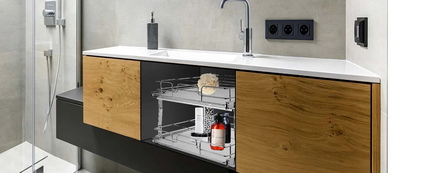 Moderne badkamer met VEVOR uitschuifbare kast onder houten en zwarte wastafel, naast de douche.
