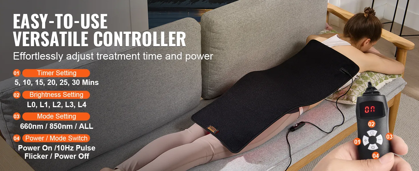 Esterilla de terapia de luz roja VEVOR sobre un sofá con configuraciones de controlador versátiles para temporizador, brillo y modos.