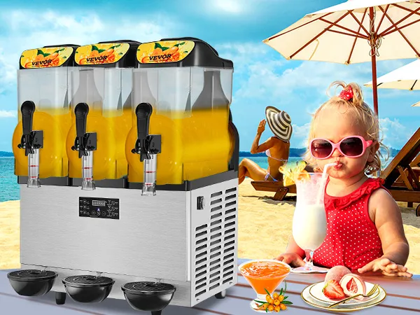 Máquina de granizados VEVOR en una playa con bebidas tropicales y un niño al fondo.