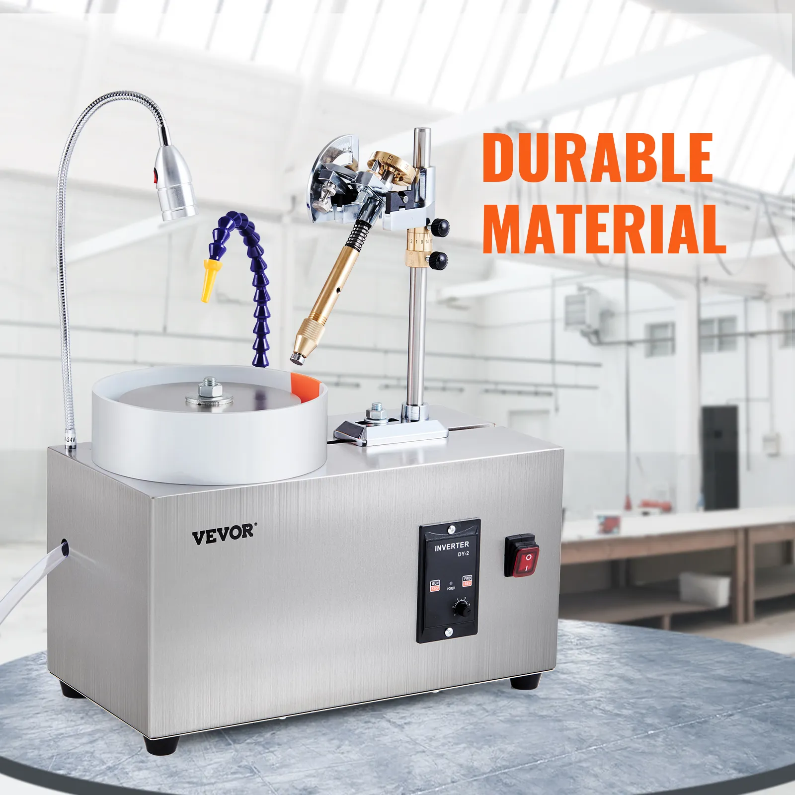 Máquina de facetado de gemas VEVOR con brazo ajustable, lámpara y material duradero en taller.