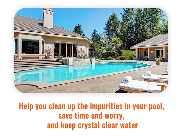 Hermosa instalación de piscina moderna con una piscina limpia y clara que utiliza una bomba de filtro de arena VEVOR.