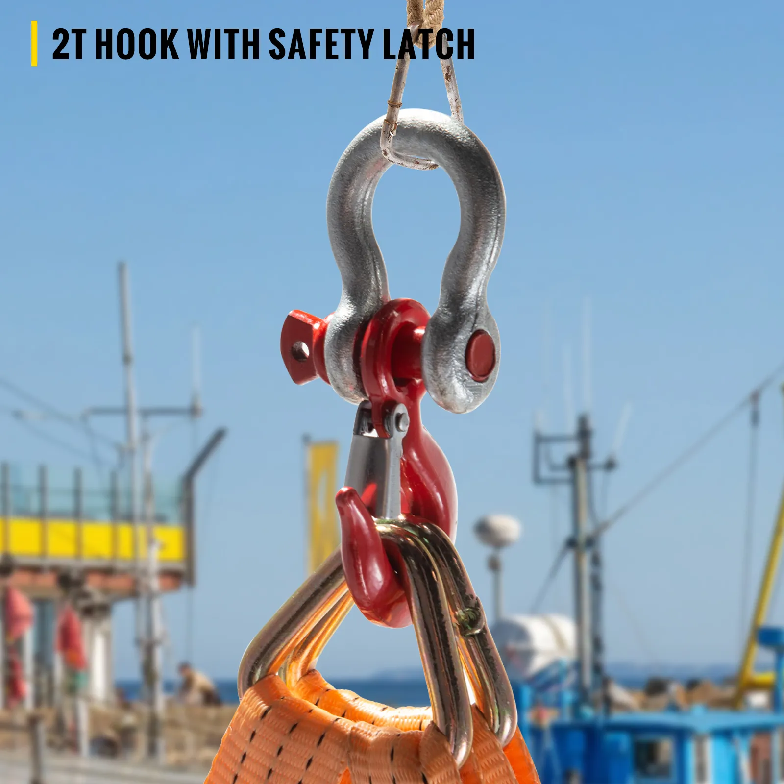 Gancho de 2 t con pestillo de seguridad para eslinga elevadora de moto acuática VEVOR en un puerto deportivo.
