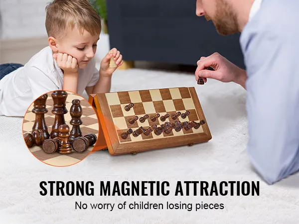 Kinder und Erwachsene spielen mit dem magnetischen Schachspiel von VEVOR mit starker magnetischer Anziehungskraft.