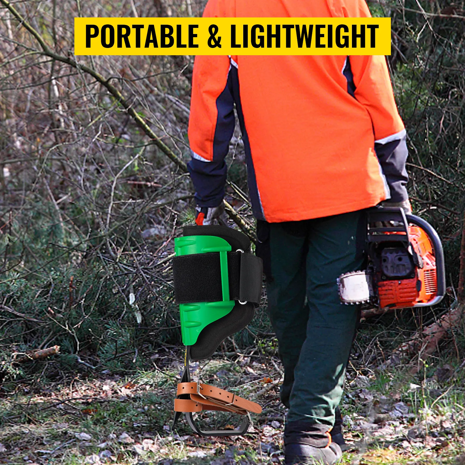 Persona sosteniendo una motosierra y clavos para trepar árboles VEVOR en un bosque, texto: "portátil y liviano".
