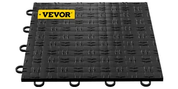 czarne, łączone płytki garażowe VEVOR o teksturowanej powierzchni i widocznych pętelkach łączących.