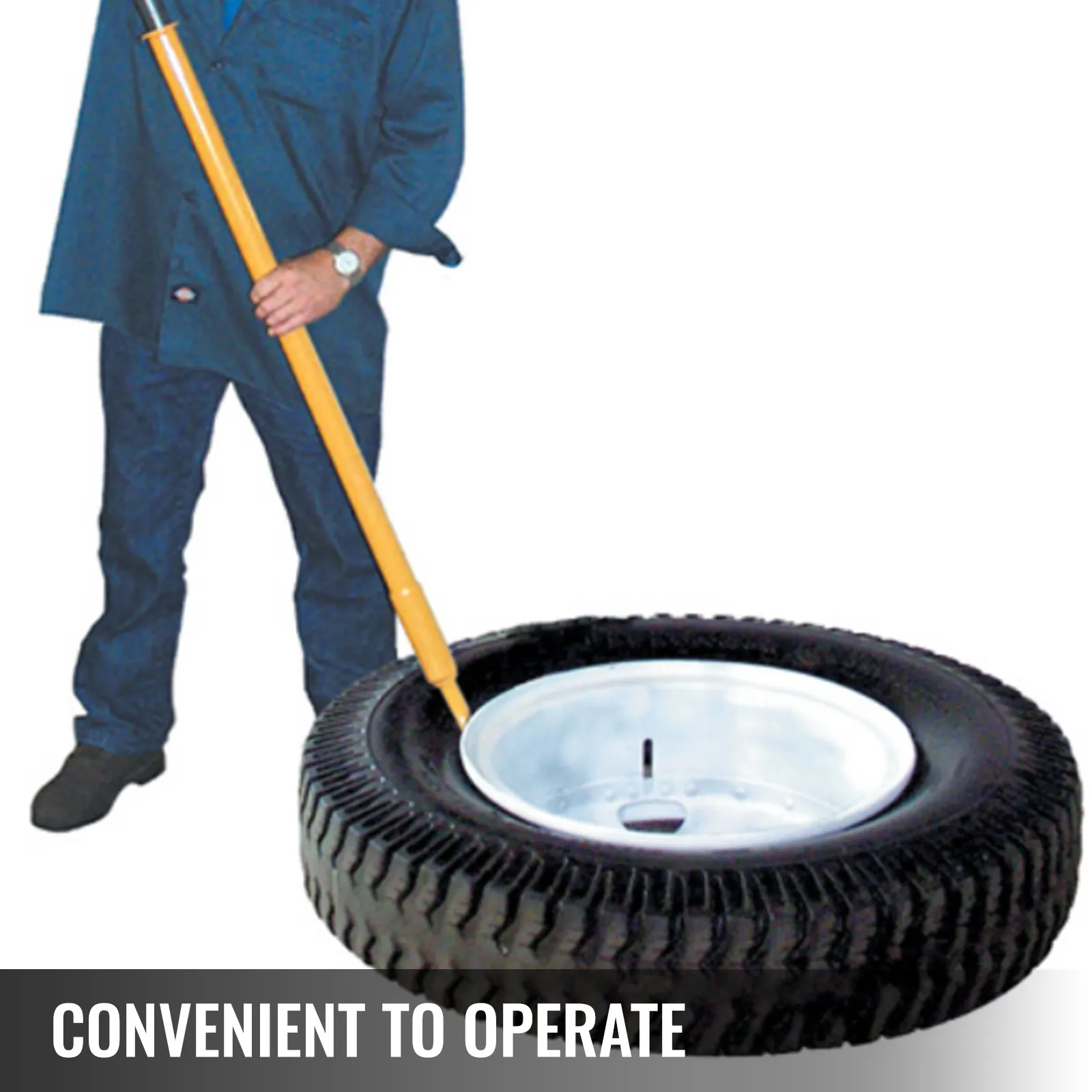 Persona que utiliza un destalonador VEVOR en un neumático, herramienta etiquetada como "cómoda de manejar".