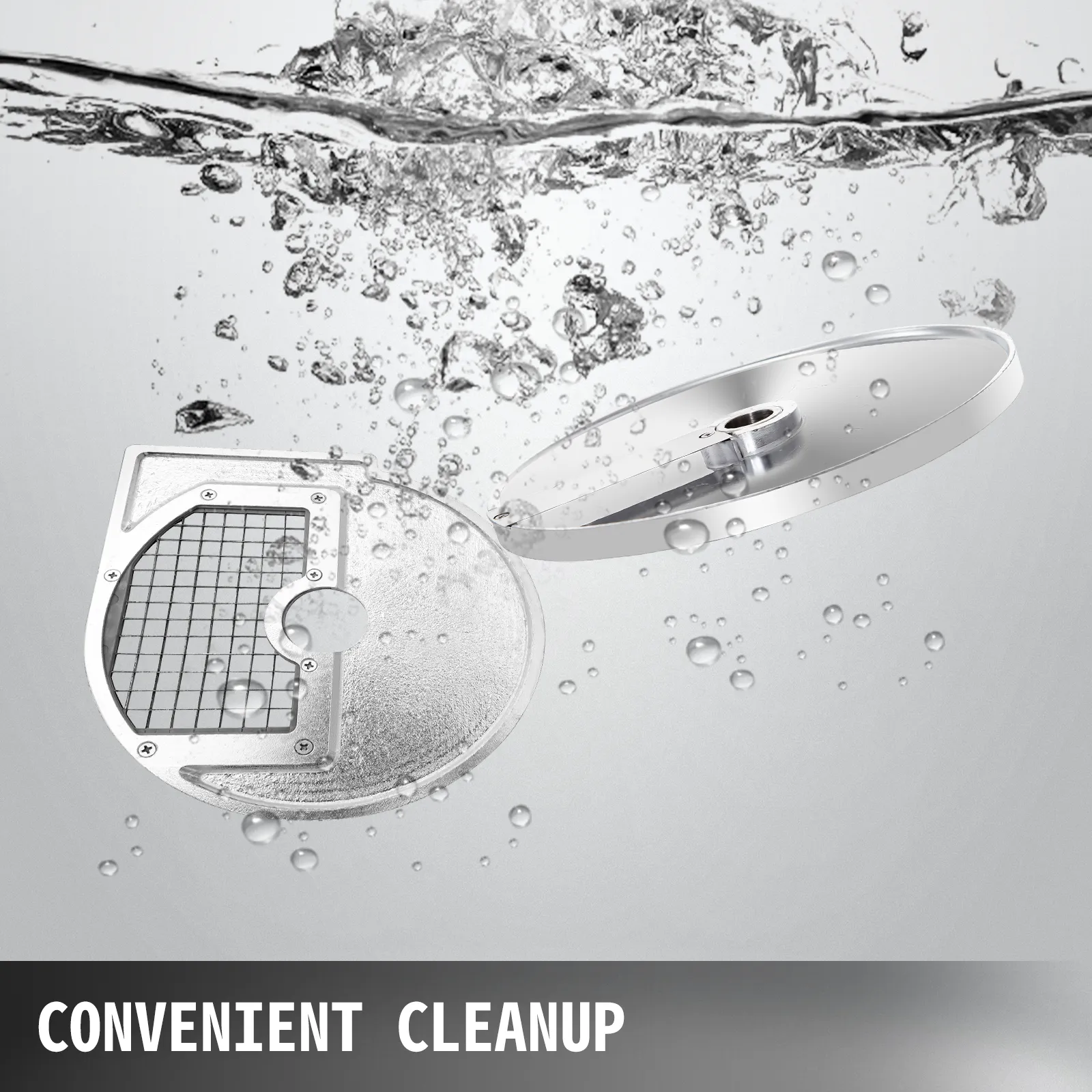 Disco cortador de verduras VEVOR sumergido en agua para una fácil limpieza.