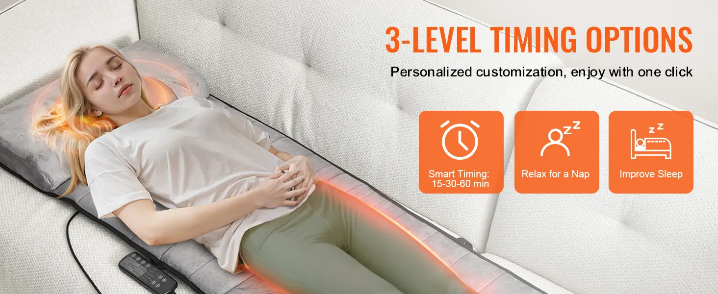 Kobieta korzystająca z poduszki masującej całe ciało VEVOR na sofie, prezentująca 3-poziomowe opcje masażu i korzyści płynące ze snu.