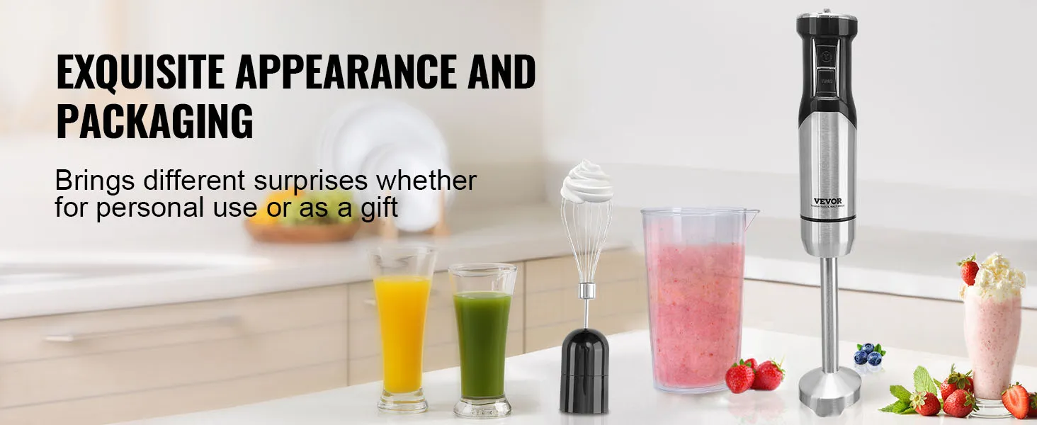 Licuadora de inmersión VEVOR con accesorios, bebidas en vasos y fruta en la encimera de la cocina.