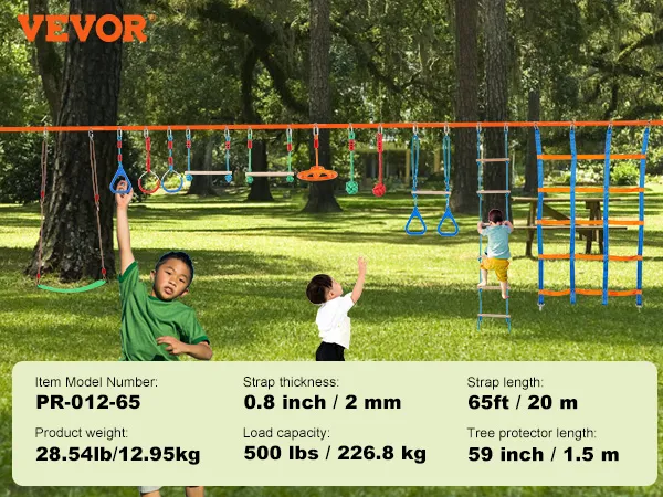 Kinderen spelen op een VEVOR Ninja Warrior-hindernisbaan in een park, met verschillende obstakels.