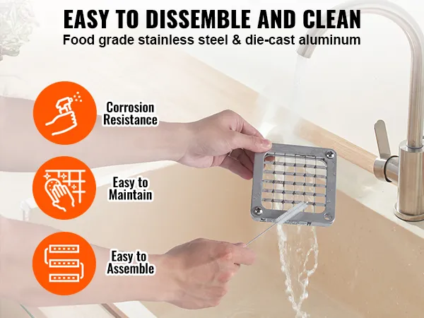 Mężczyzna czyści pod kranem ostrze do frytkownicy VEVOR, co świadczy o jego odporności na korozję i łatwości montażu.