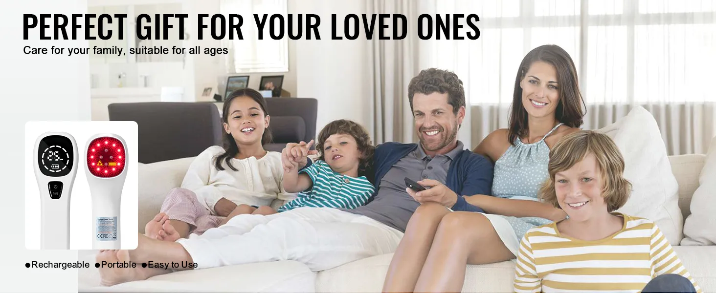 gezin zit op een bank met het VEVOR-apparaat voor rode lichttherapie in beeld.